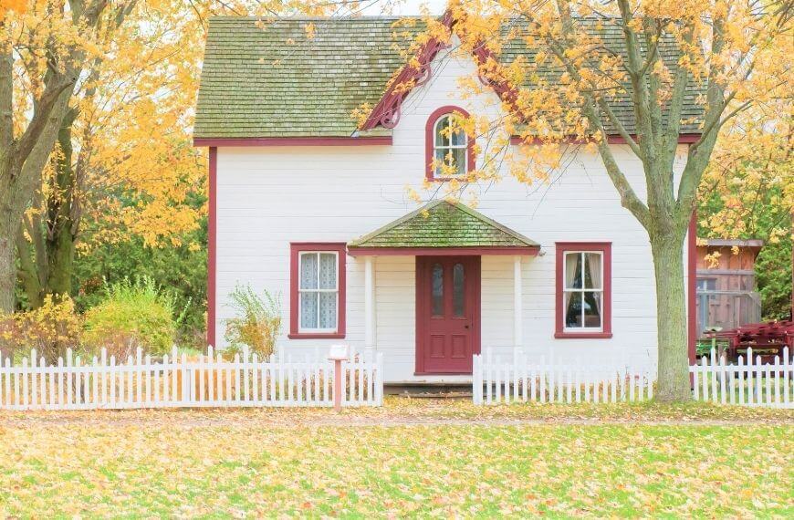 An old style house in Quebec you could live in when moving to Canada from the uk