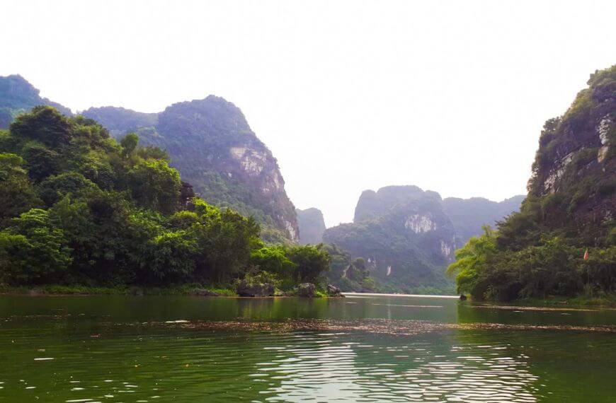 Tam Coc waterways and king kong movie set