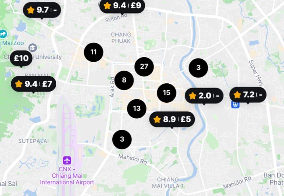a map from the hostelworld website showing most hostels in the centre of the city of Chiang mai - the advantages of a hostel